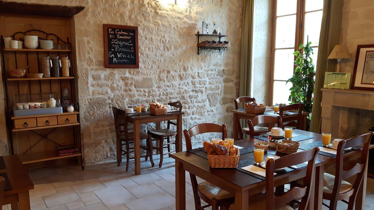 Hotel Du Donjon Aulnay  Ngoại thất bức ảnh