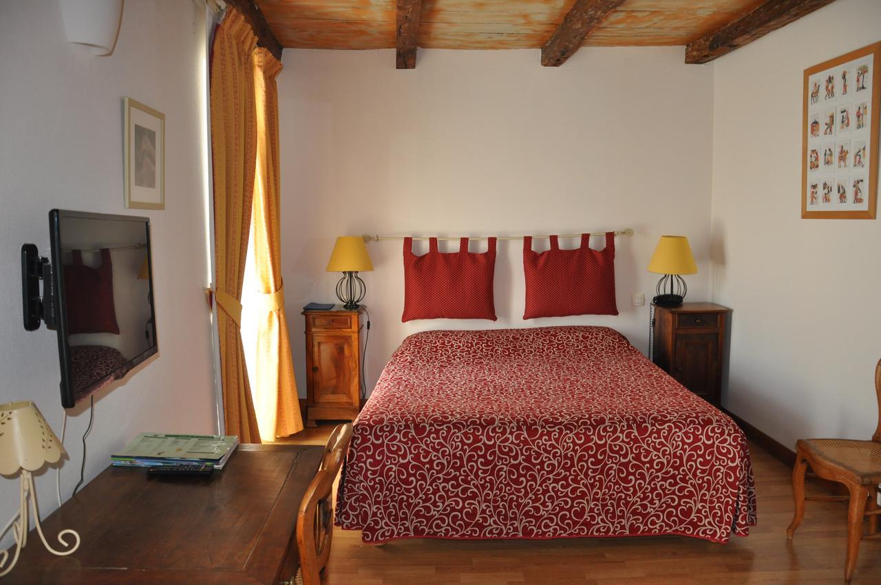 Hotel Du Donjon Aulnay  Ngoại thất bức ảnh