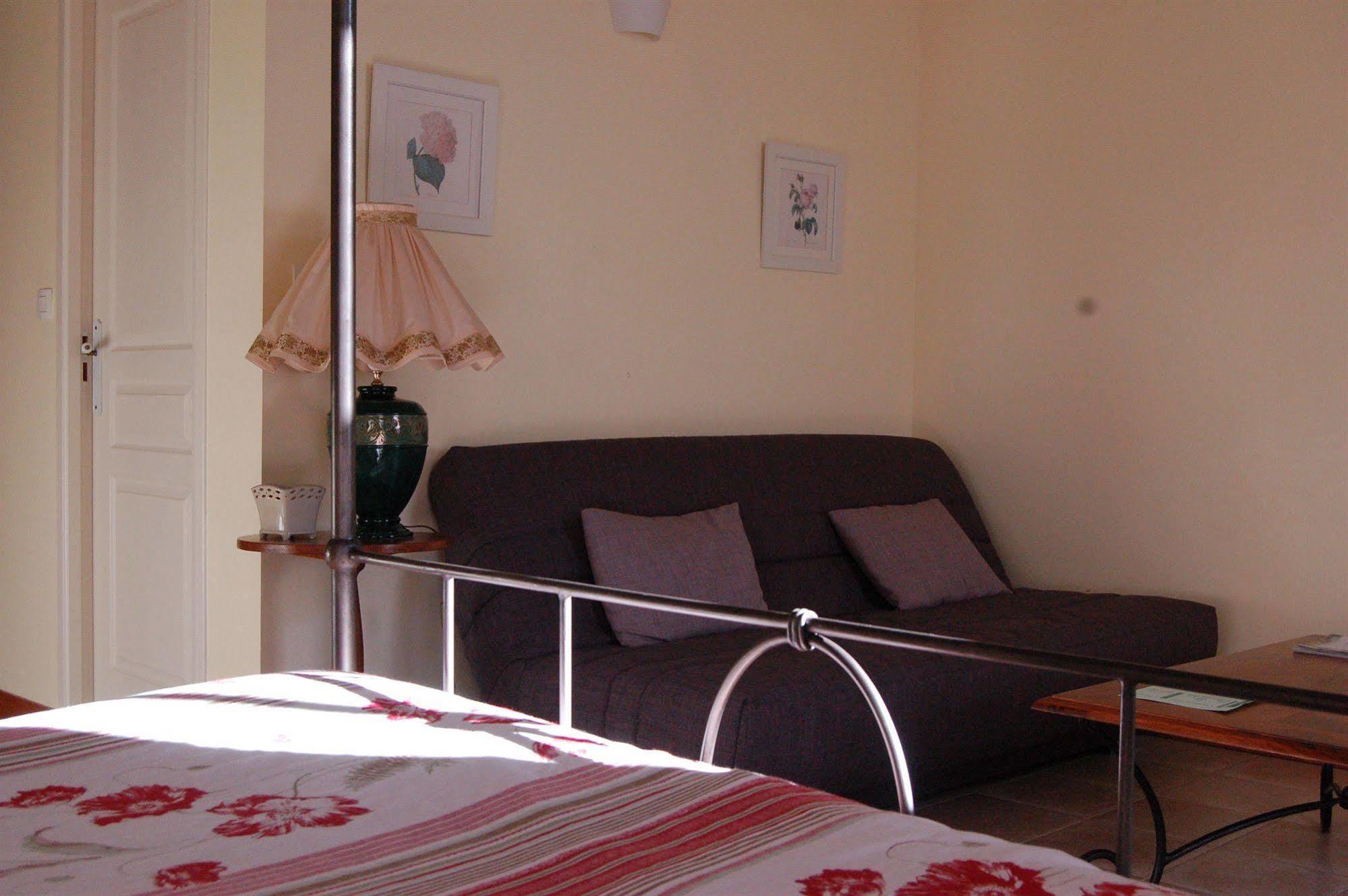 Hotel Du Donjon Aulnay  Ngoại thất bức ảnh