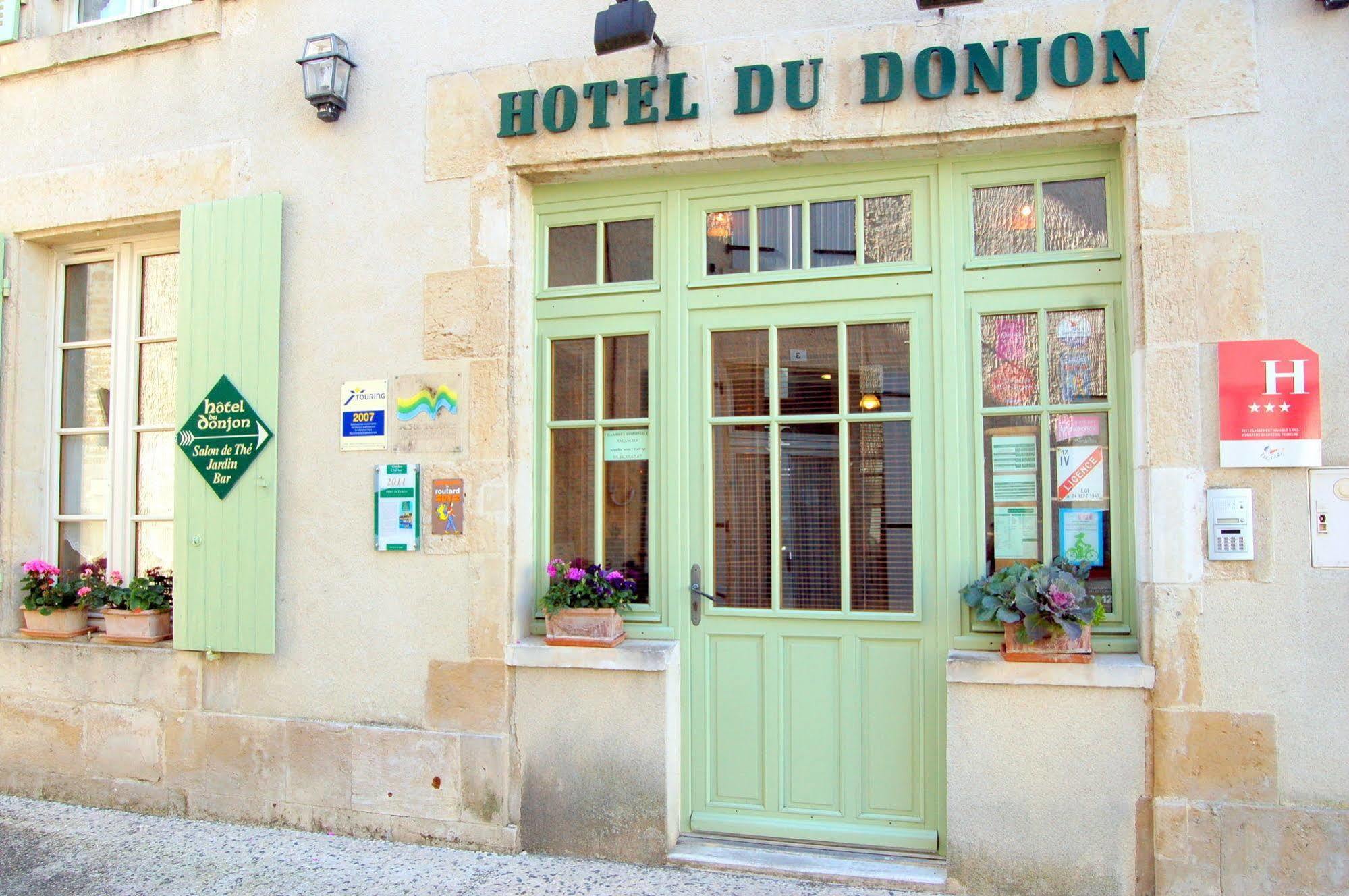 Hotel Du Donjon Aulnay  Ngoại thất bức ảnh