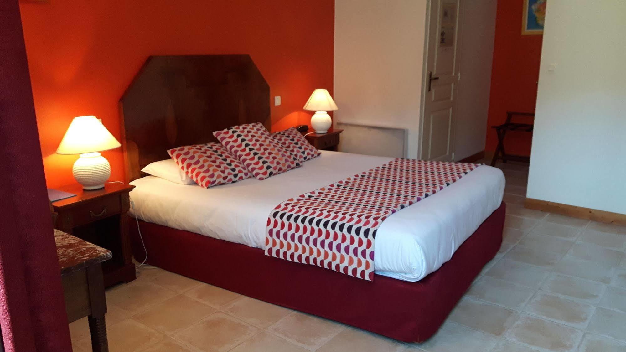 Hotel Du Donjon Aulnay  Ngoại thất bức ảnh
