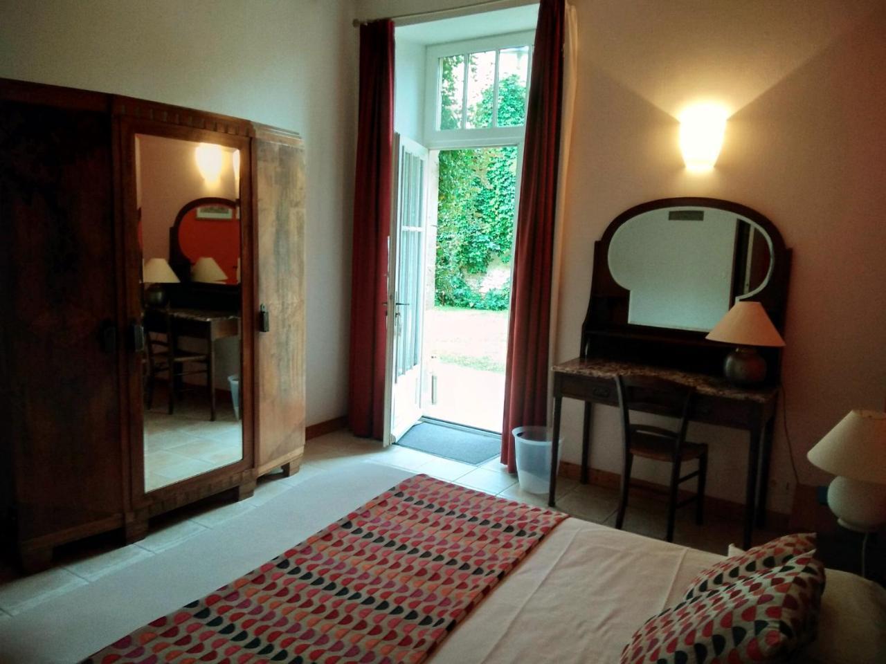 Hotel Du Donjon Aulnay  Ngoại thất bức ảnh