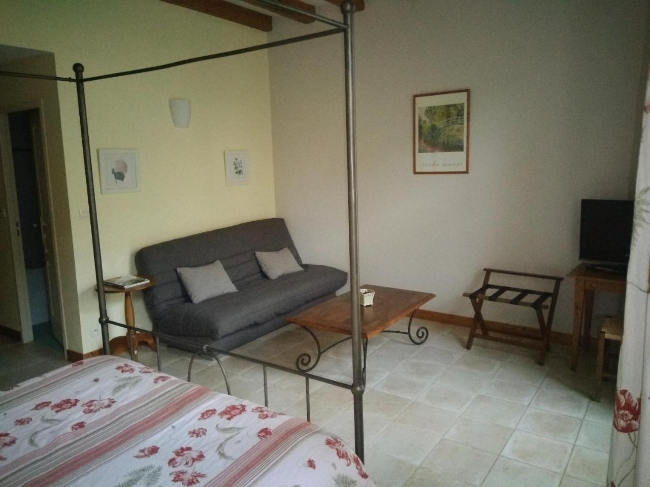 Hotel Du Donjon Aulnay  Ngoại thất bức ảnh